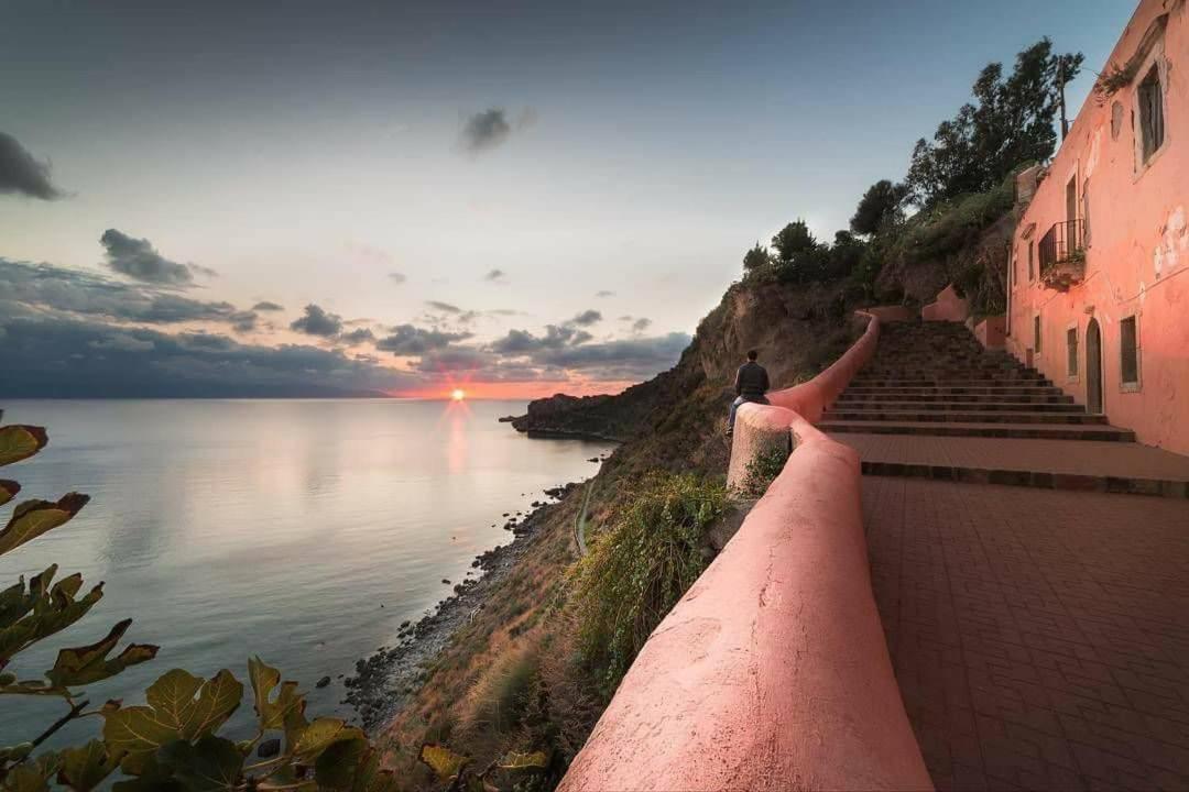 Villa Lontano Dal Caos A Due Passi Dal Mare Condro Exterior foto
